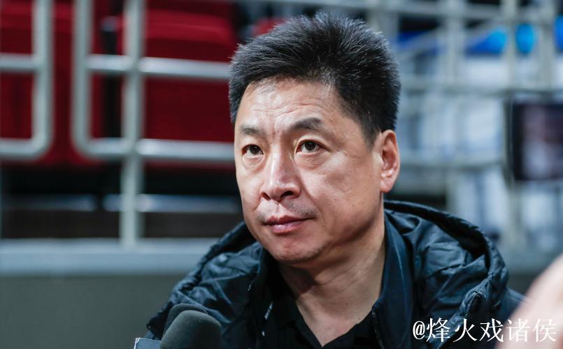 李春江社媒分享观赛片段：以球迷身份参加颁奖仪式，重在参与